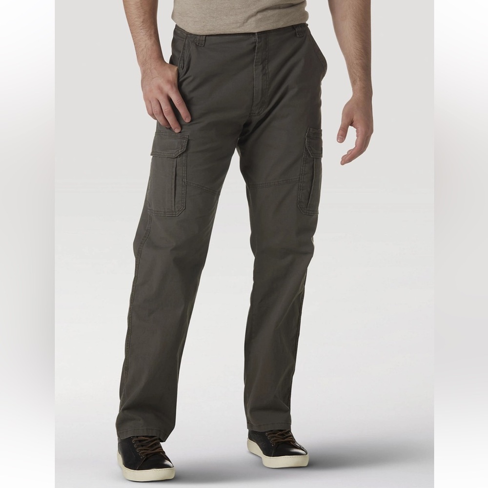 🌻3 for $18 Wrangler Five Star Premium Relaxed Fit Flex Cargo Pants Size 34X30